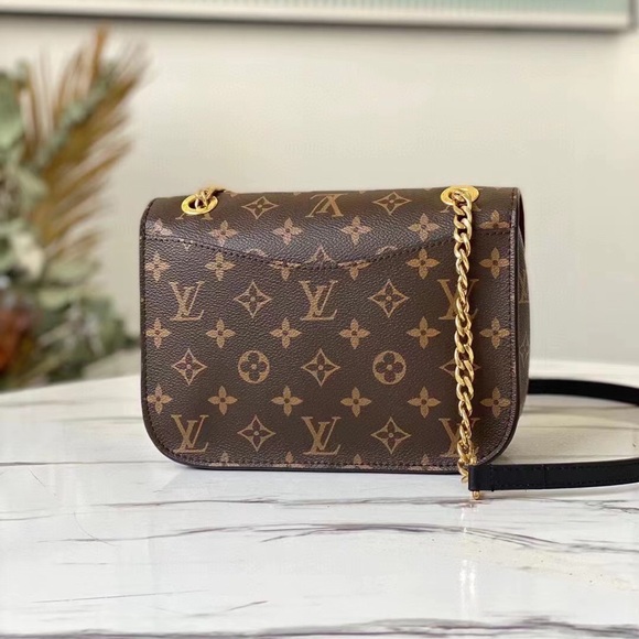 🧚🏻‍♀️Louis Vuitton 🧚🏻‍♀️Passy Bag Monogram - Picture 2 of 9